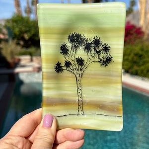 Fused glass plate with Joshua Tree - 4x6 inches - handmade